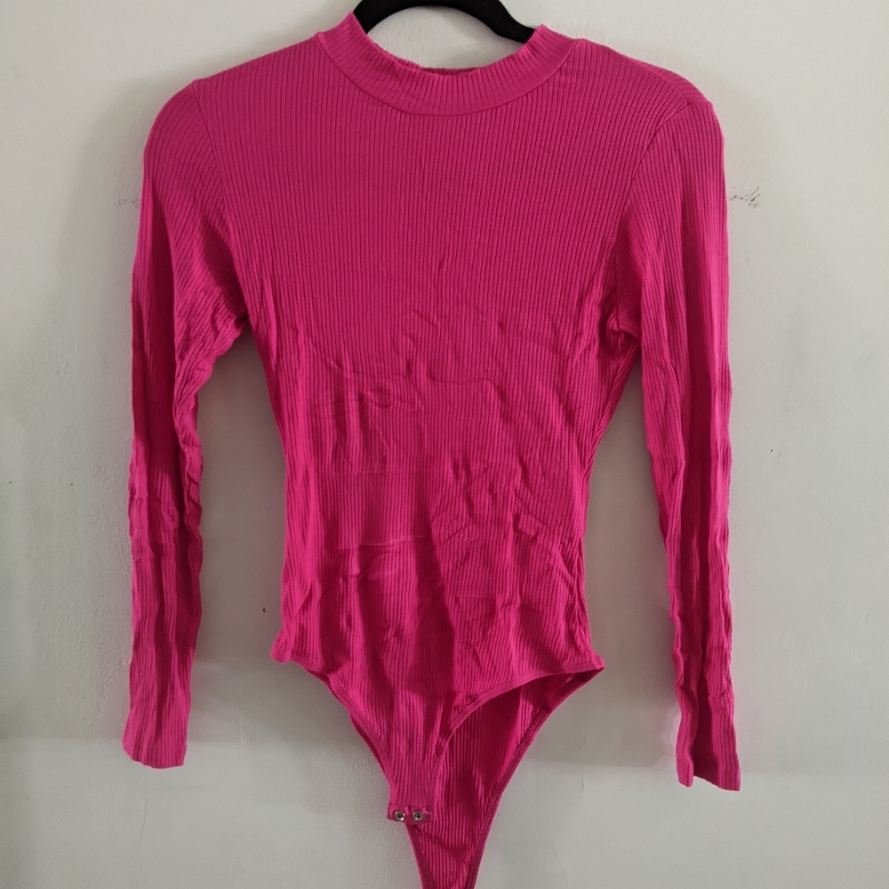 FARM RIO Hot Pink Mock Neck Bodysuit, size L